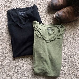 2 Kenneth Cole Reaction short sleeve t shirts